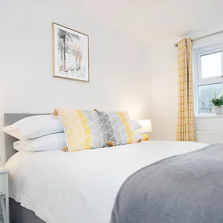 Entire House In Ipswich Villa Room photo